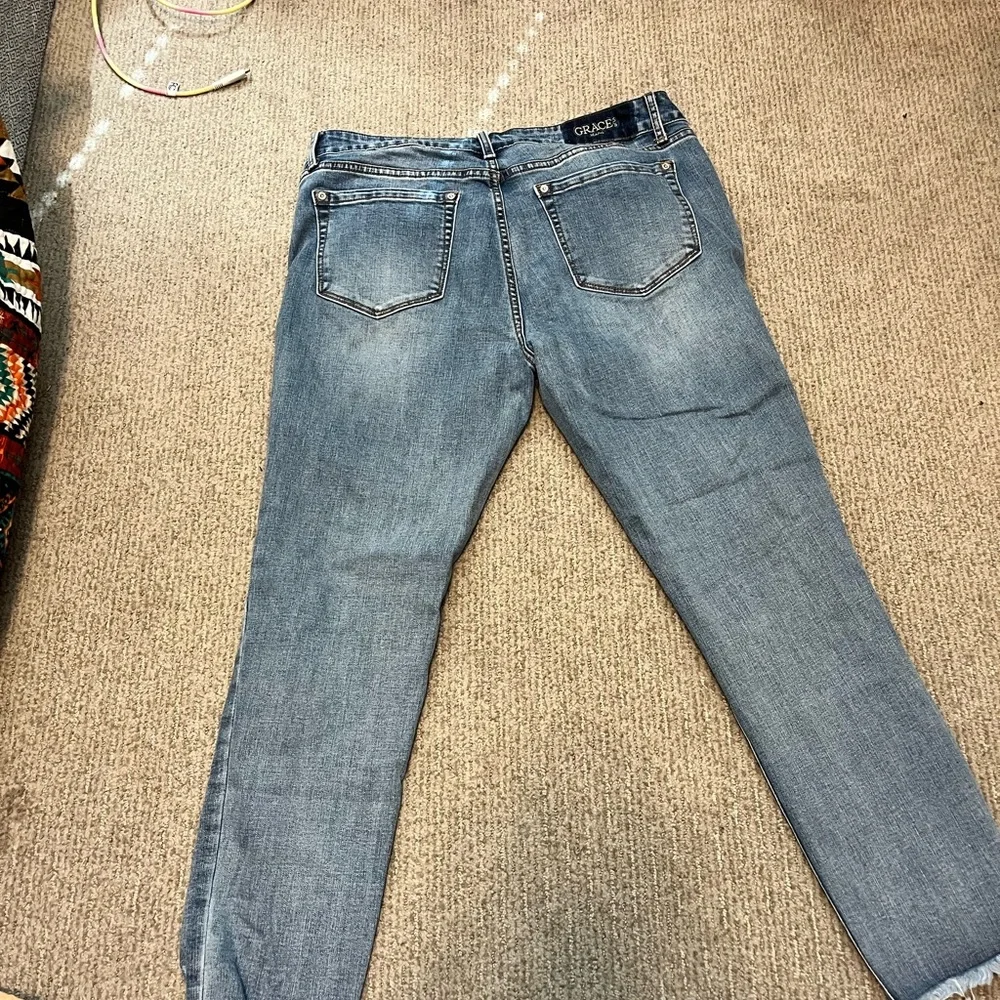 Distressed Grace Blue Jeans - Picture 7 of 8
